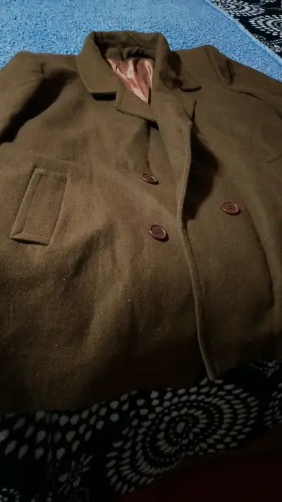 Abrigo de lana marrón para invierno - miniatura 1