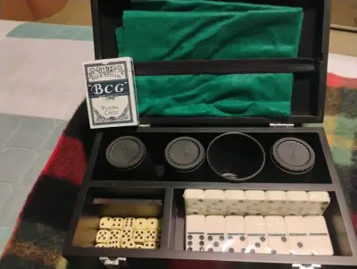 Set de juegos 4 en 1 en caja de madera - miniatura 3