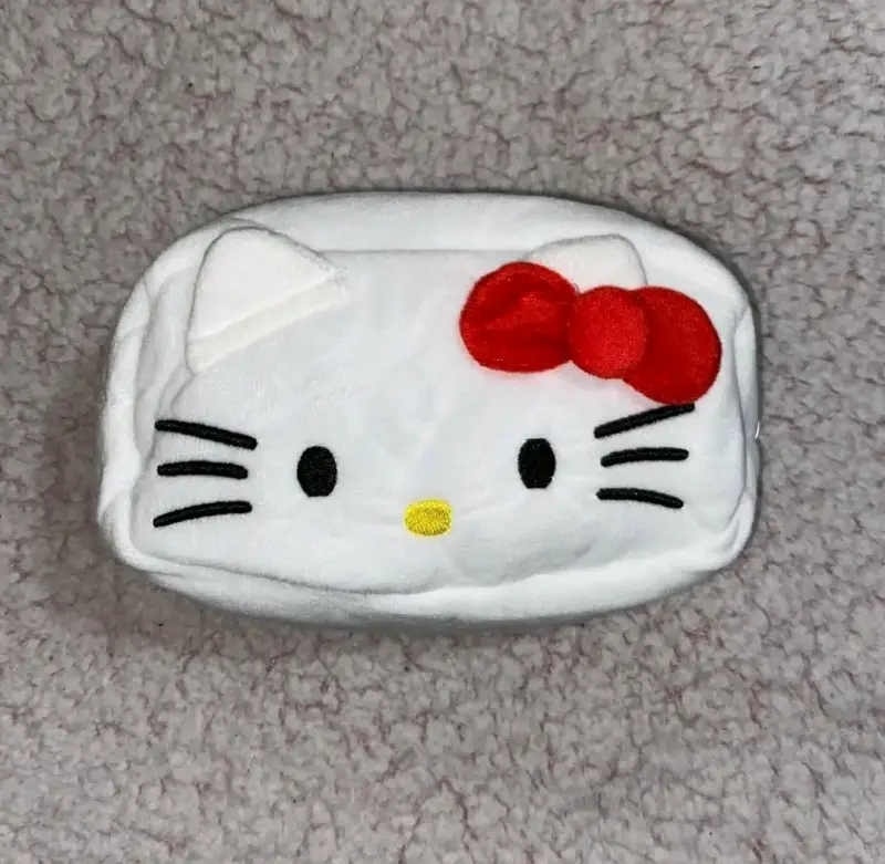Estuche de felpa Hello Kitty blanco