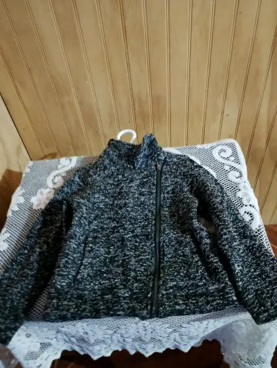 Chaqueta de lana gris con cierre lateral - miniatura 1
