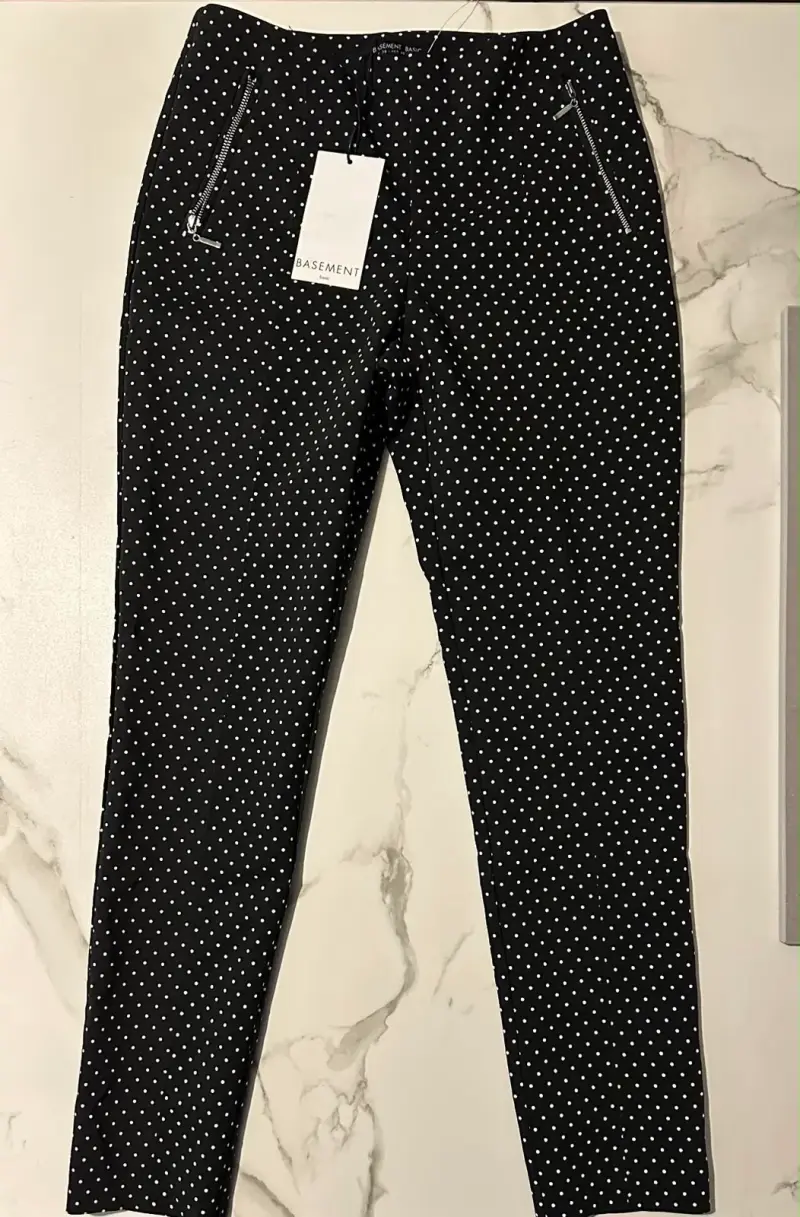 Pantalones Basement negros con lunares - 1