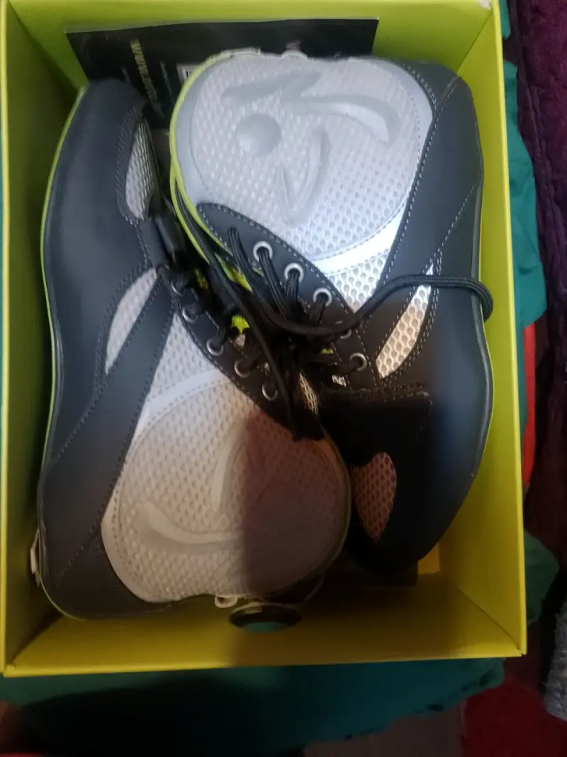 Zapatillas deportivas Zumba gris y verde - 2
