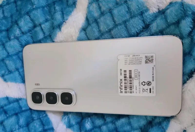 Smartphone Android con pantalla grande - 2