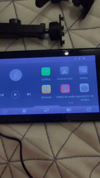 Pantalla Portátil para auto con CarPlay y Android - miniatura 3