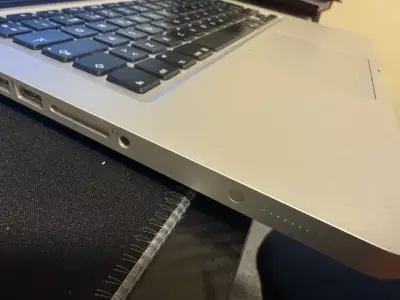 MacBook Pro 13 pulgadas en buen estado - miniatura 3