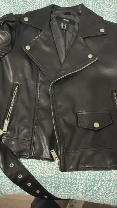 Chaqueta de cuero negra Forever 21 - miniatura 1