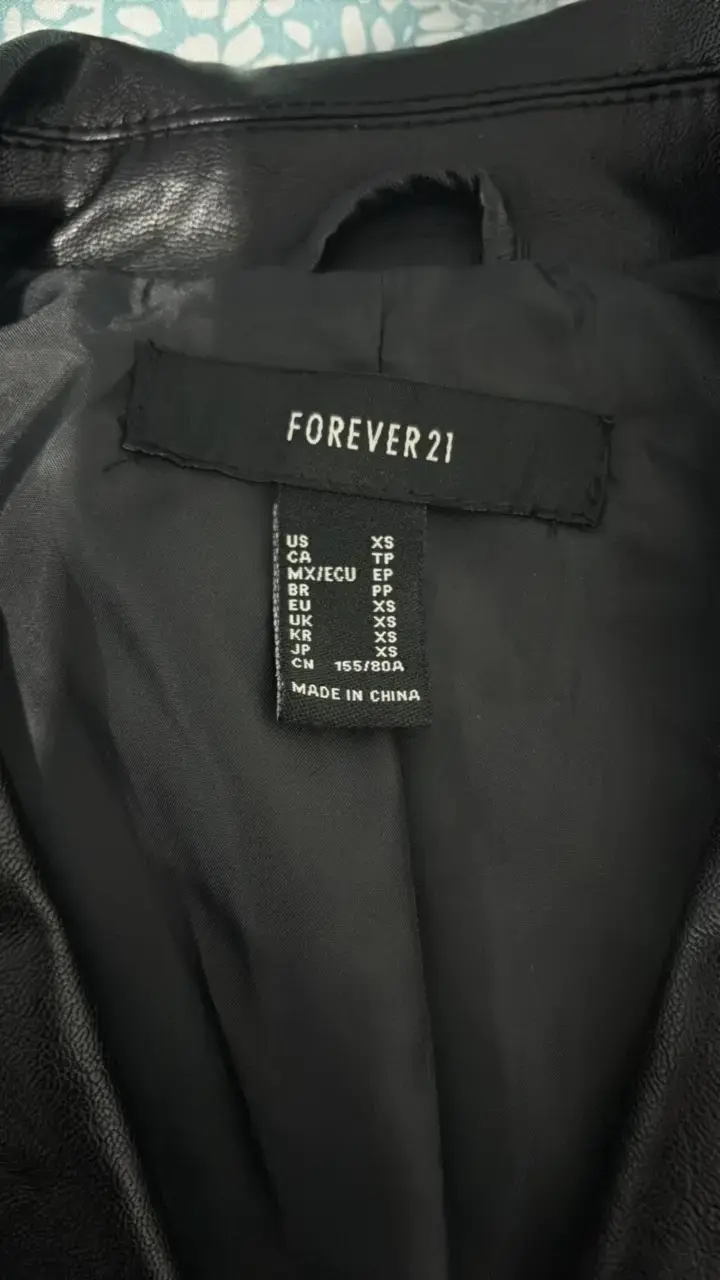 Chaqueta de cuero negra Forever 21 - 3