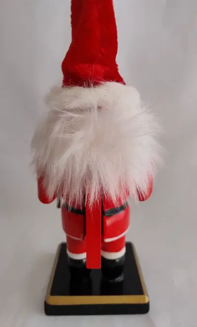 Cascanueces navideño de madera con árbol - miniatura 3
