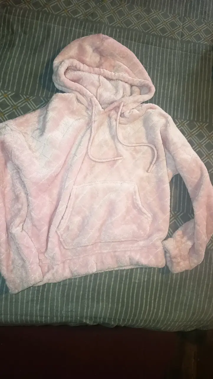 Polerón de felpa rosado con capucha