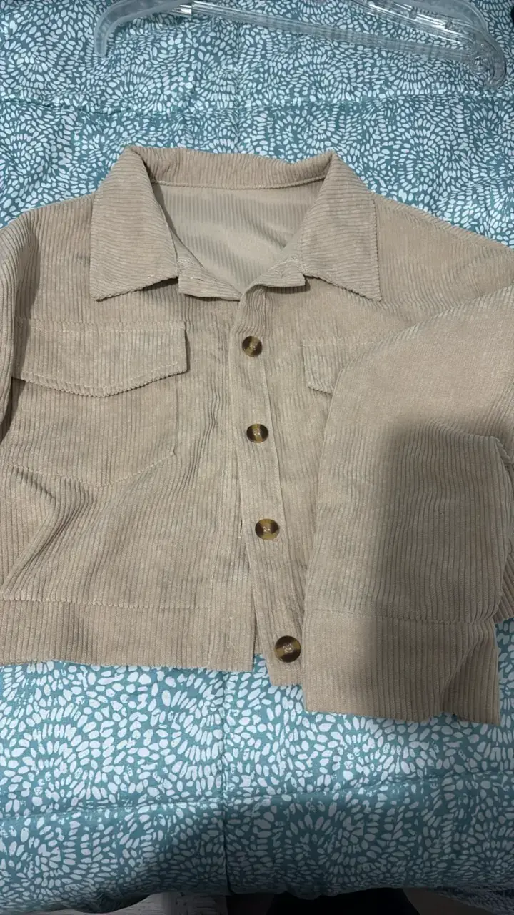 Chaqueta beige con botones - 2