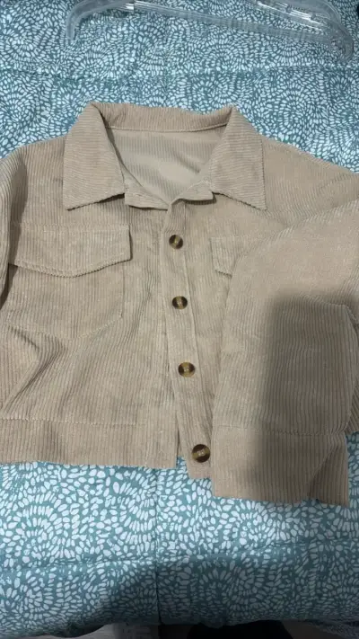 Chaqueta beige con botones - miniatura 2