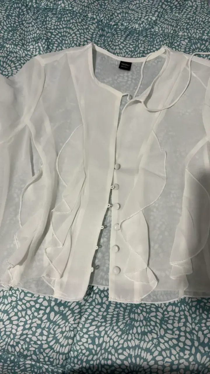 Blusa blanca con volantes transparente - 3