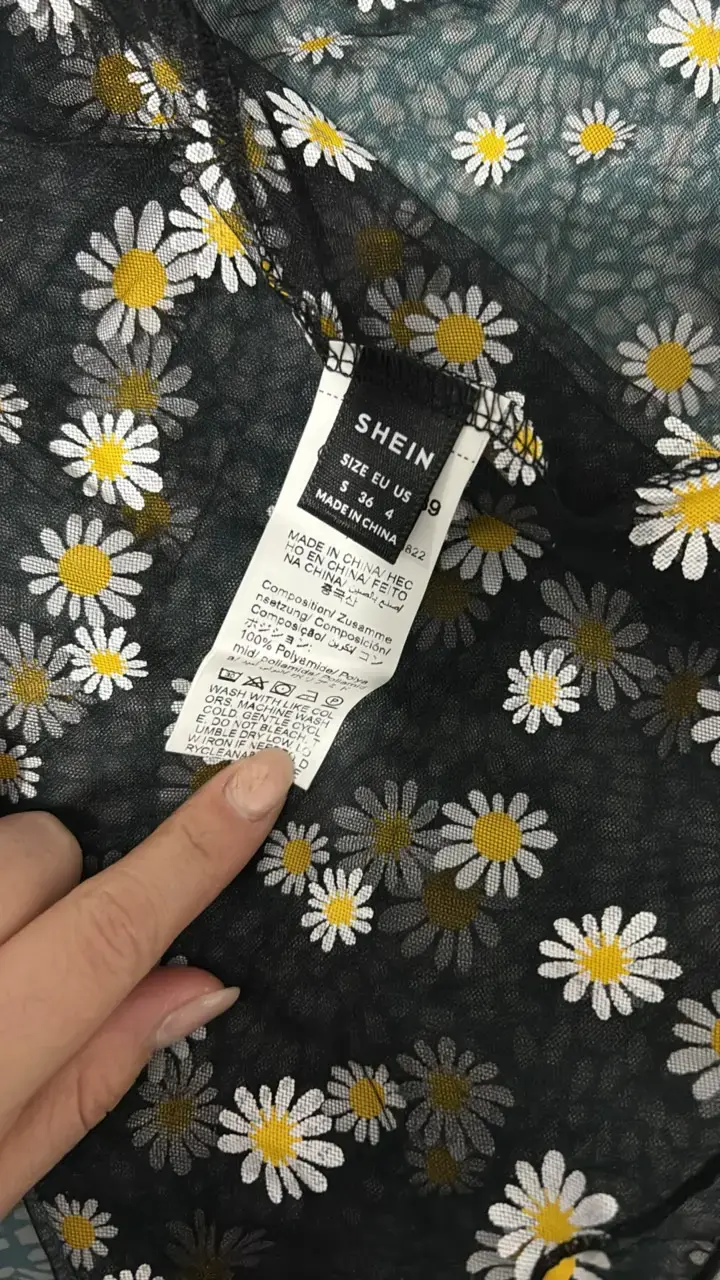 Polera floral transparente con margaritas - 2