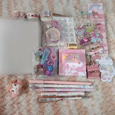 Set de papelería y accesorios decorativos variados - miniatura 2