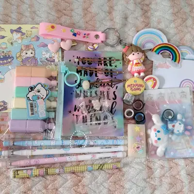 Set de papelería y accesorios decorativos variados - miniatura 3
