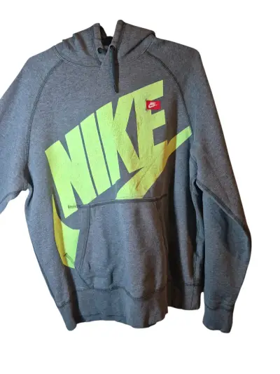 Polerón Nike gris con logo amarillo - miniatura 2
