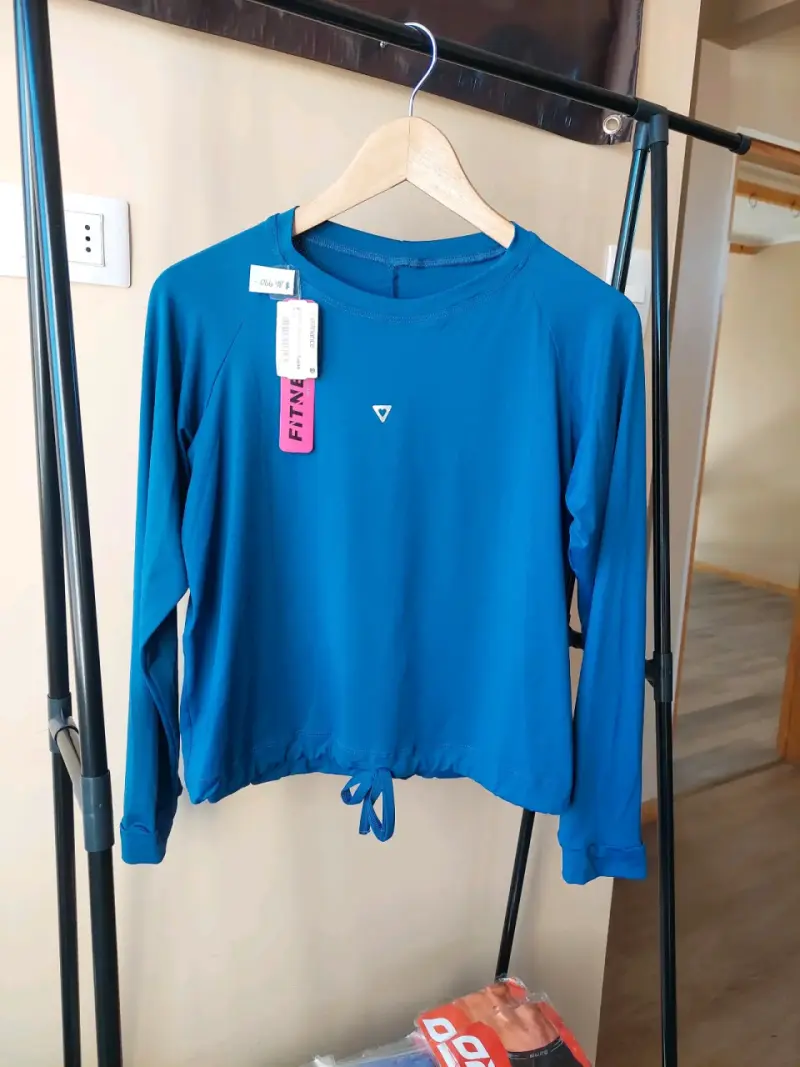 Polera deportiva azul - 1