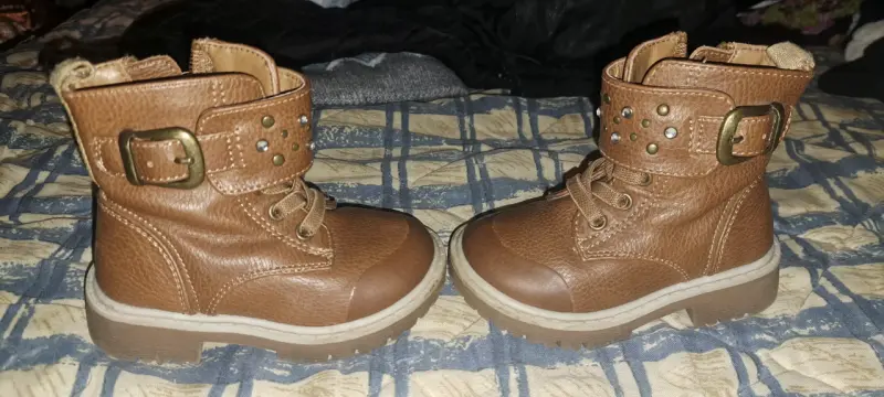 Botas de cuero marrón, talla 20, niña. - 2