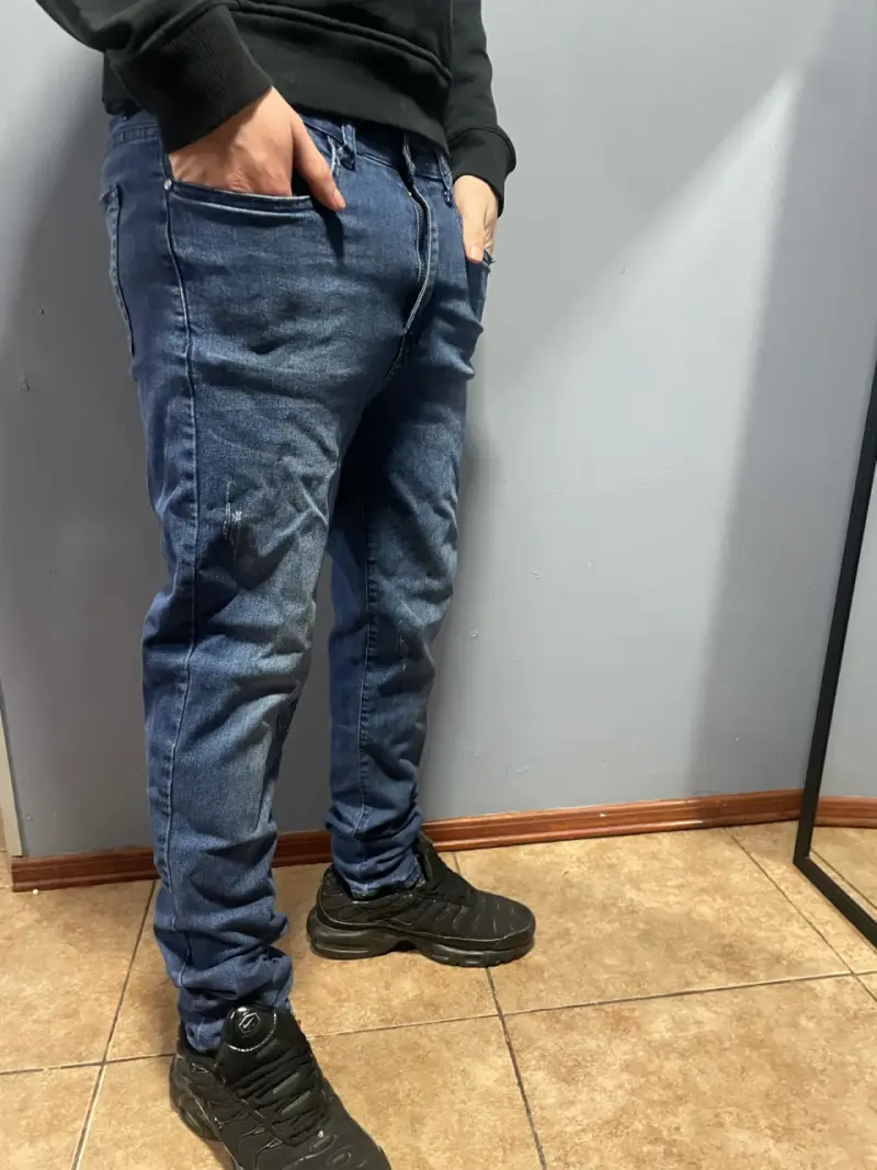 Jeans azul oscuro para hombre en buen estado - 1