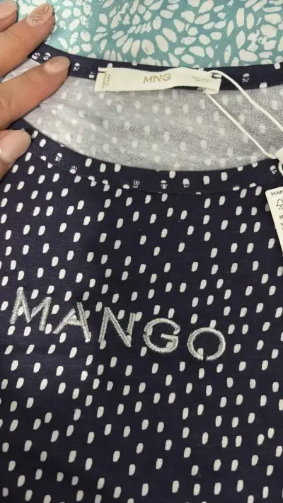Polera Mango azul con estampado de puntos - miniatura 2