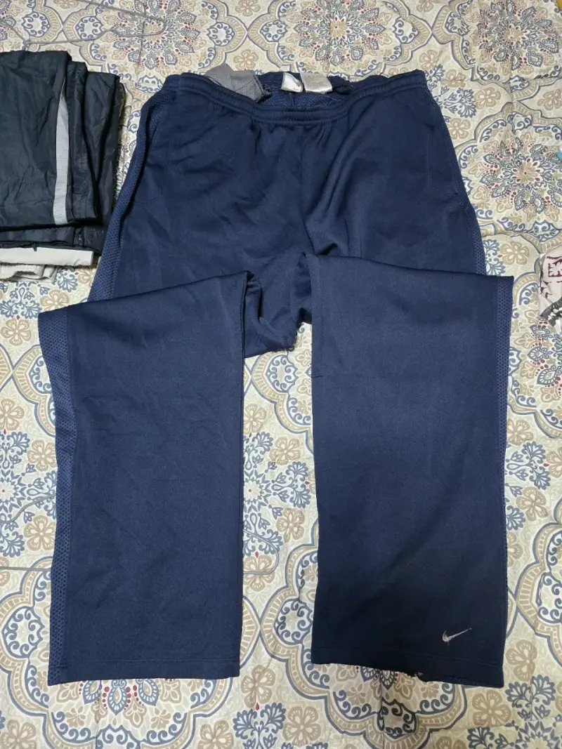 Pantalones deportivos Nike azul marino