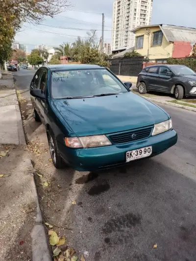 Nissan Sentra 1997 en buen estado - miniatura 1