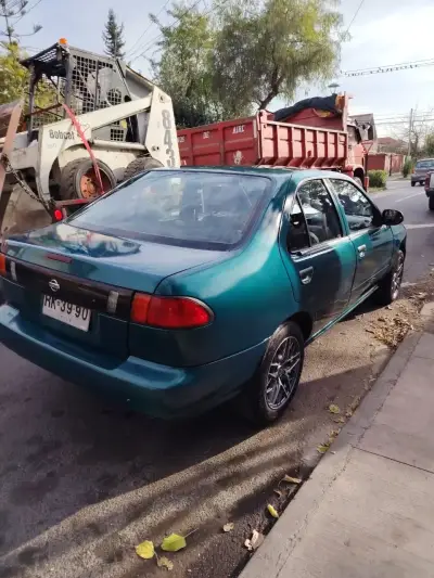Nissan Sentra 1997 en buen estado - miniatura 2