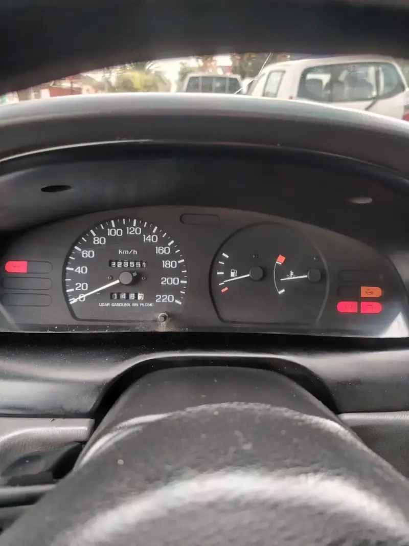 Nissan Sentra 1997 en buen estado - 6