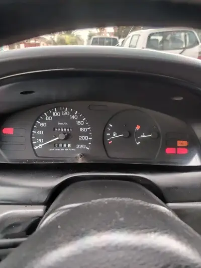 Nissan Sentra 1997 en buen estado - miniatura 6