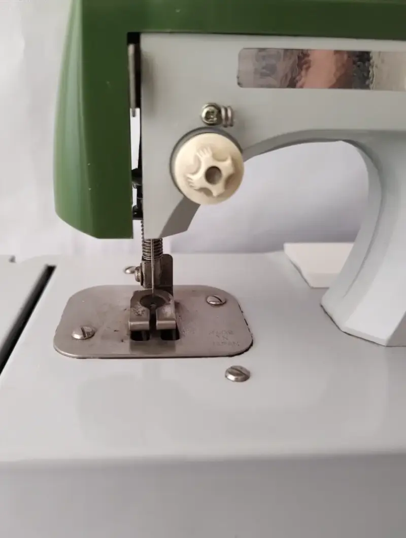Maquina De Coser De Juguete Años 60-70 Decorativa - 3