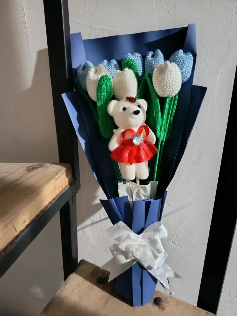 Ramos de flores tejidas a mano - 3