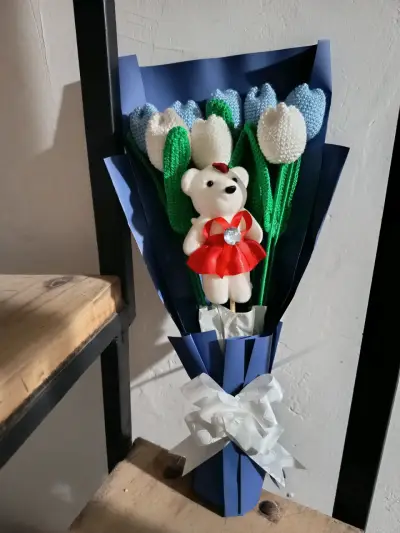 Ramos de flores tejidas a mano - miniatura 3
