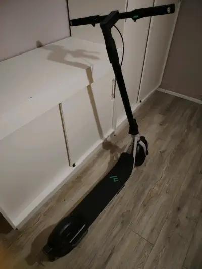 Scooter eléctrico plegable nuevo - miniatura 1