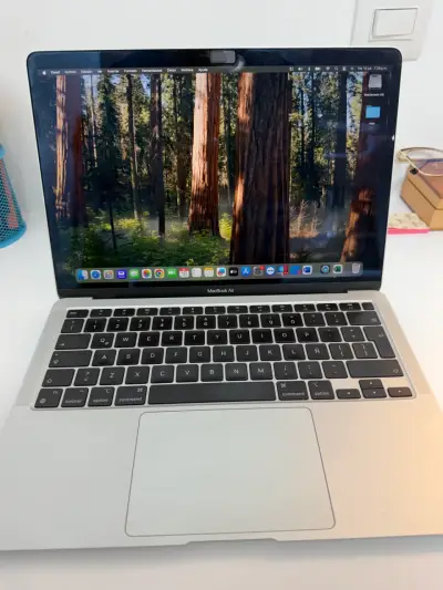 MacBook Air 13 pulgadas en buen estado - miniatura 1