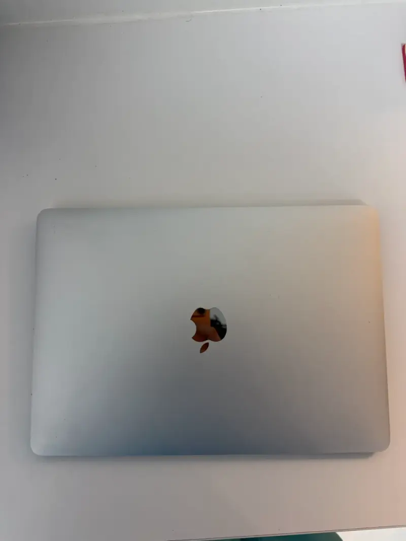 MacBook Air 13 pulgadas en buen estado - 2