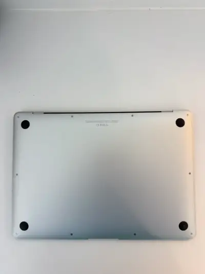 MacBook Air 13 pulgadas en buen estado - miniatura 3