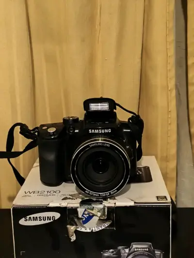 Cámara Samsung WB2100 con caja original - miniatura 2