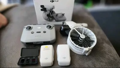 Drone DJI Flip con control remoto y accesorios - miniatura 1