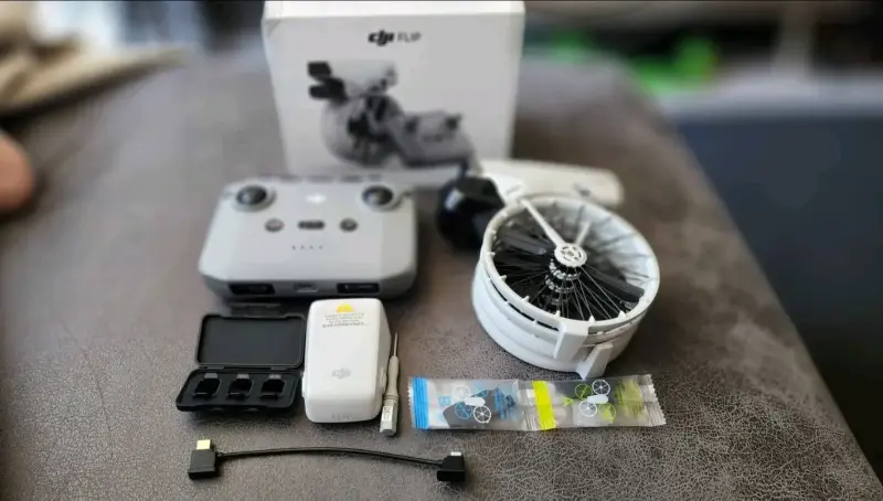 Drone DJI Flip con control remoto y accesorios - 2