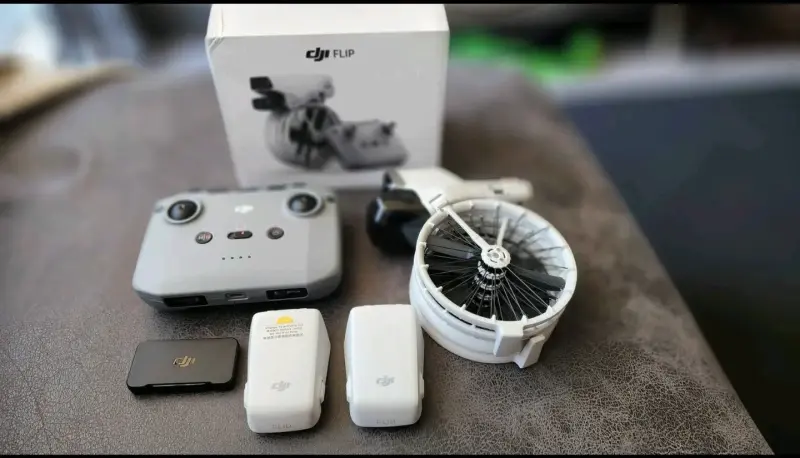 Drone DJI Flip con control remoto y accesorios - 3