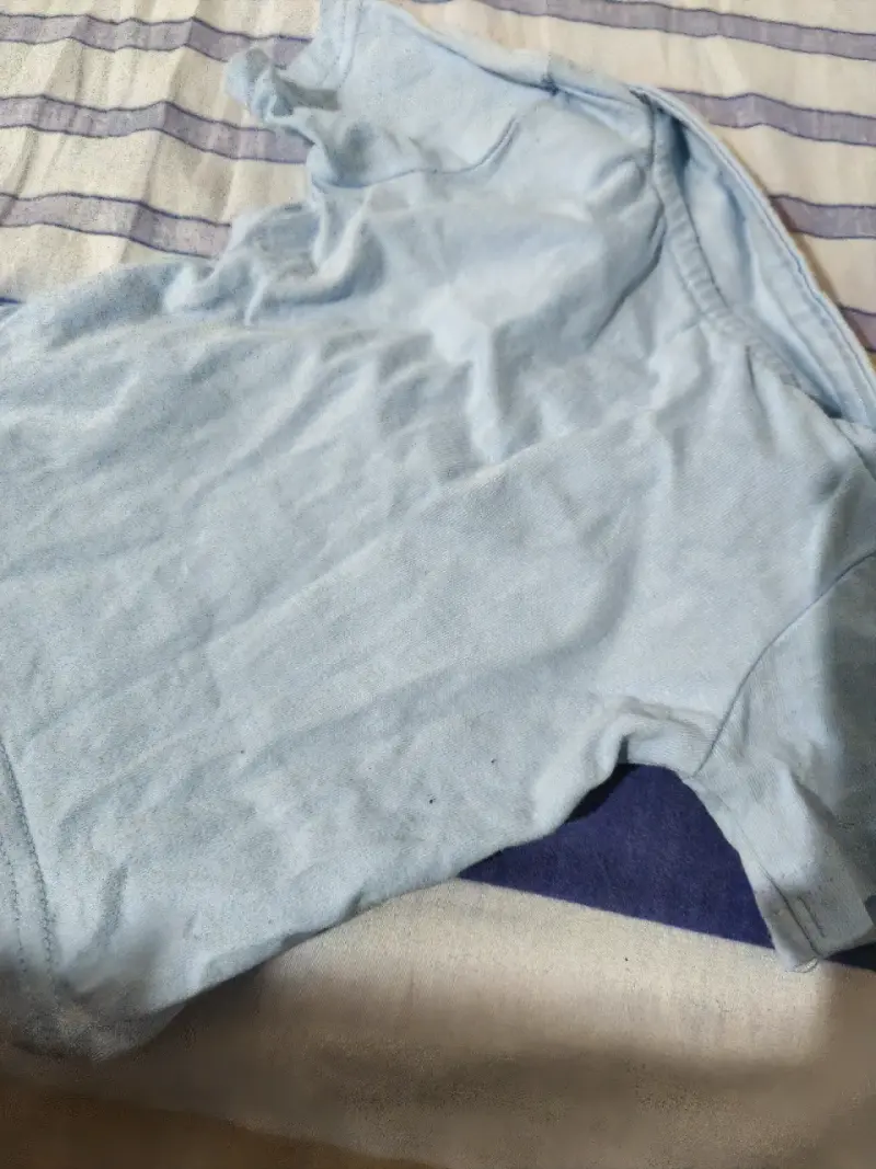 Polera bebé celeste con bolsillo - 3