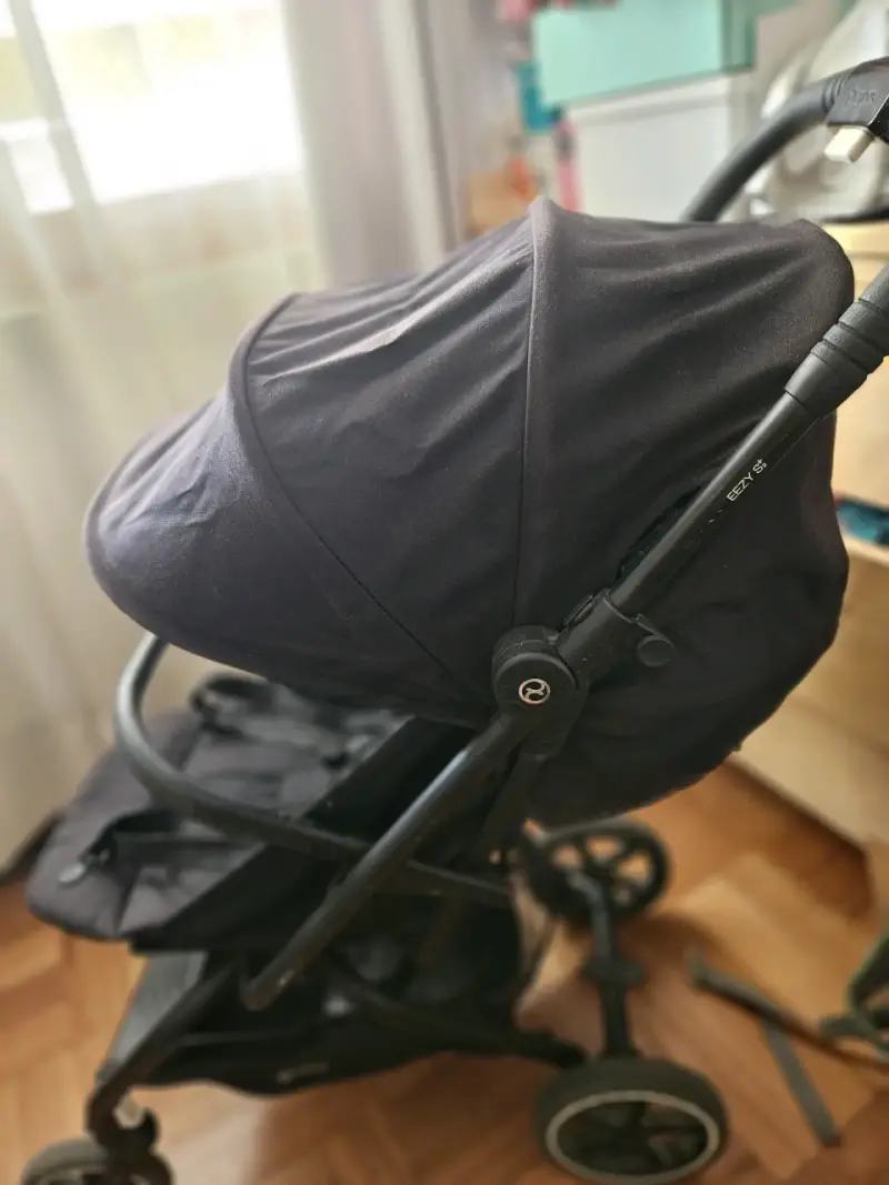 Coche de bebé plegable negro en buen estado - 3