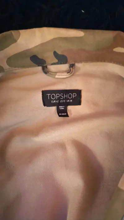 Chaqueta militar Topshop con tachas doradas - miniatura 4