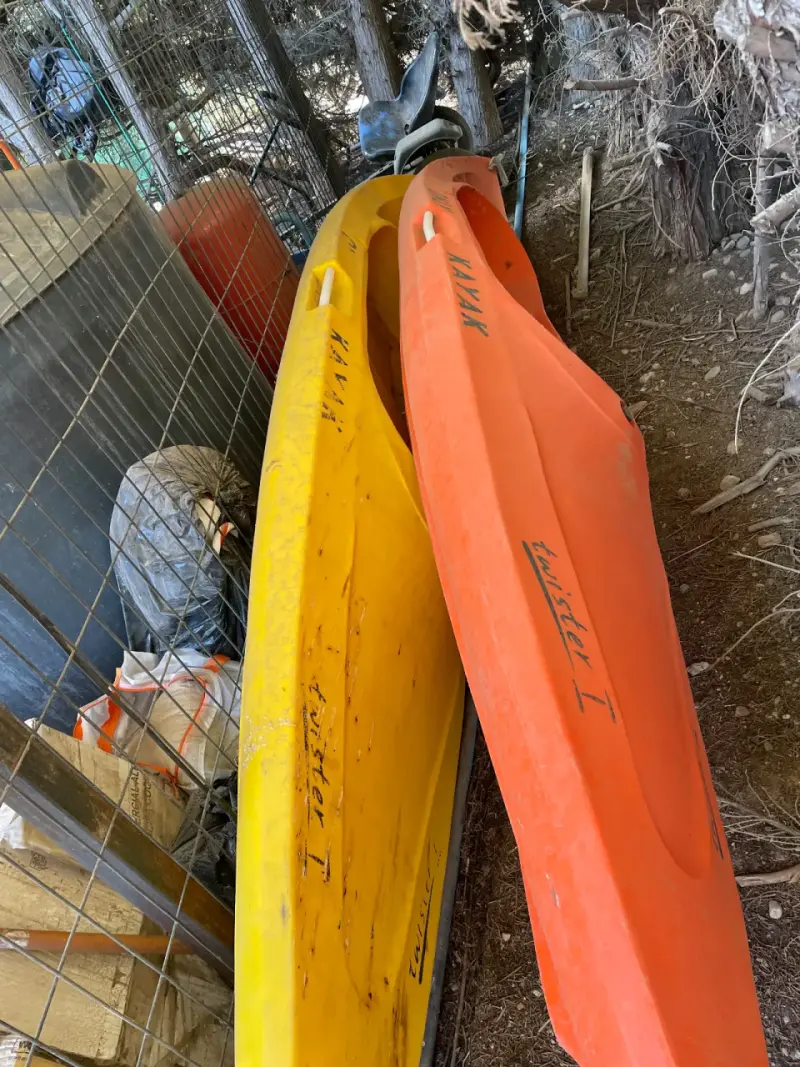 Kayaks Twister I amarillo y naranja usados