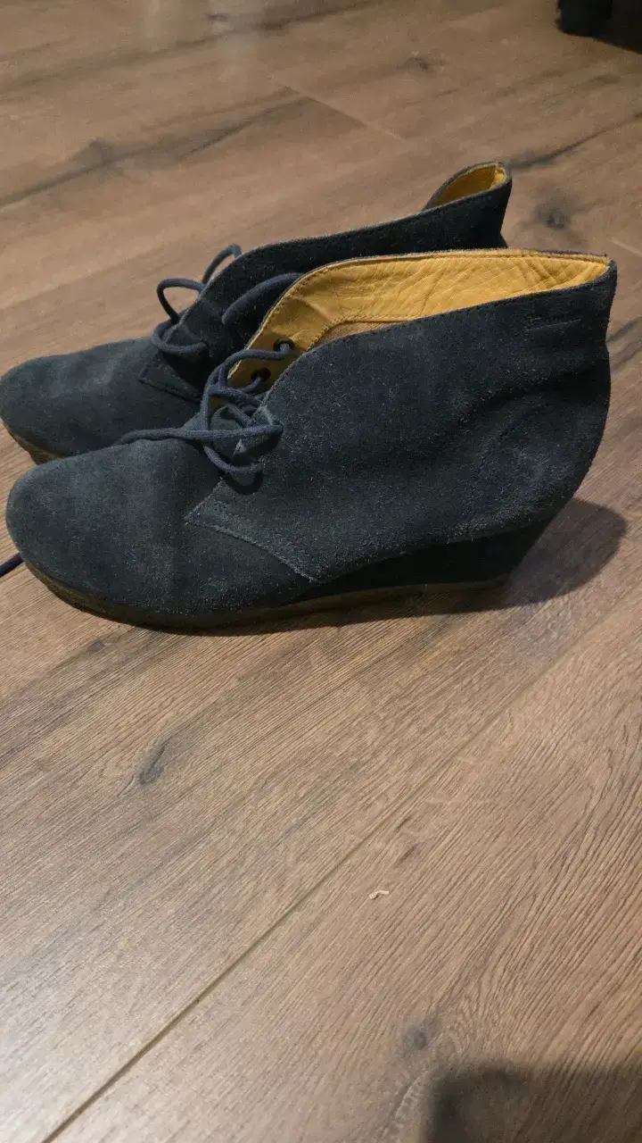 Botines de gamuza azules con tacón - 1