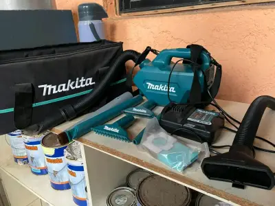 Aspiradora portátil Makita con accesorios - miniatura 2