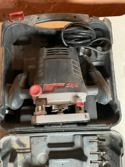 Fresadora Skil con estuche rígido - miniatura 1