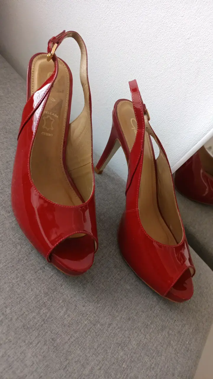 Zapatos de taco alto rojos - 4