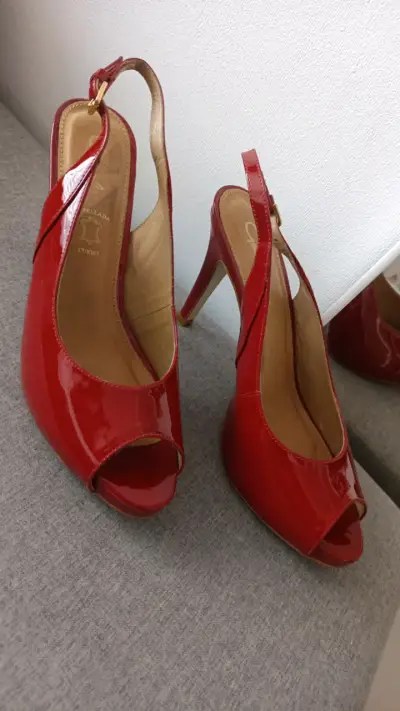 Zapatos de taco alto rojos - miniatura 4