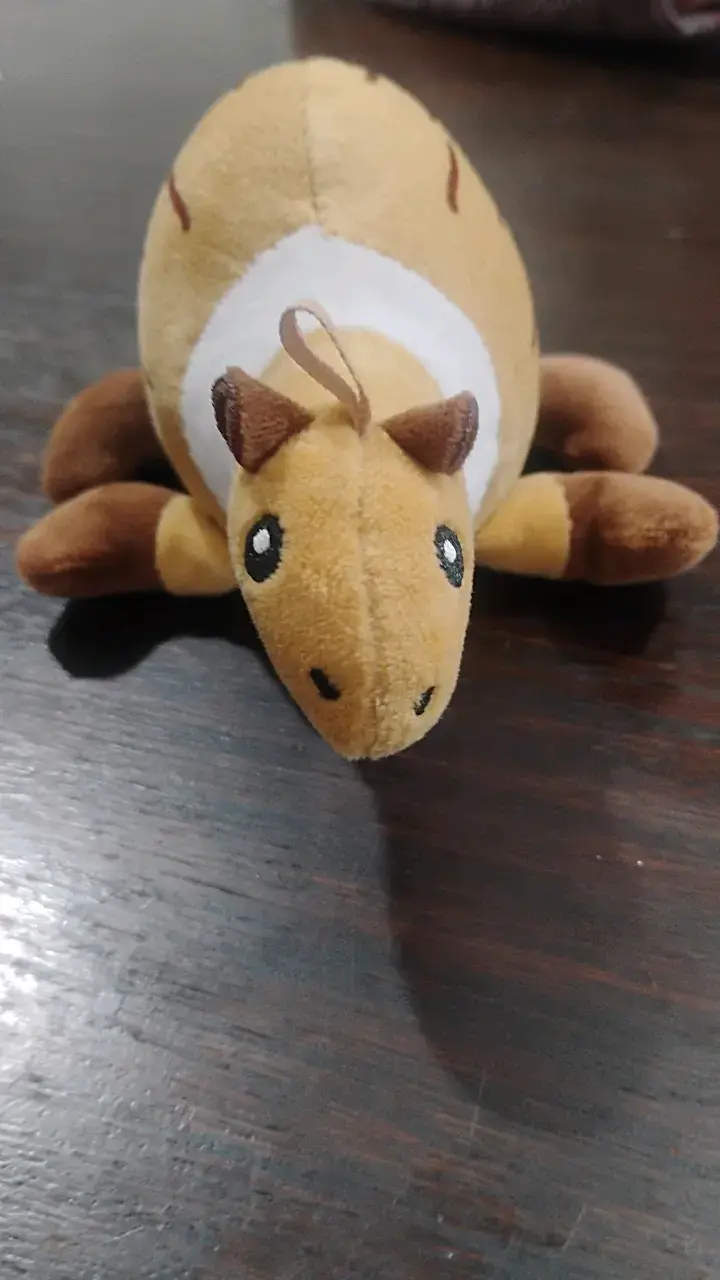 Peluche brainrot suave y adorable